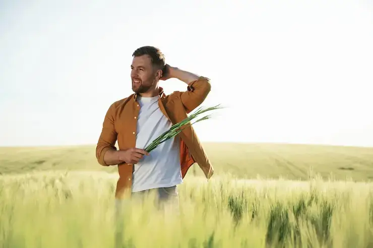 Работник в поле